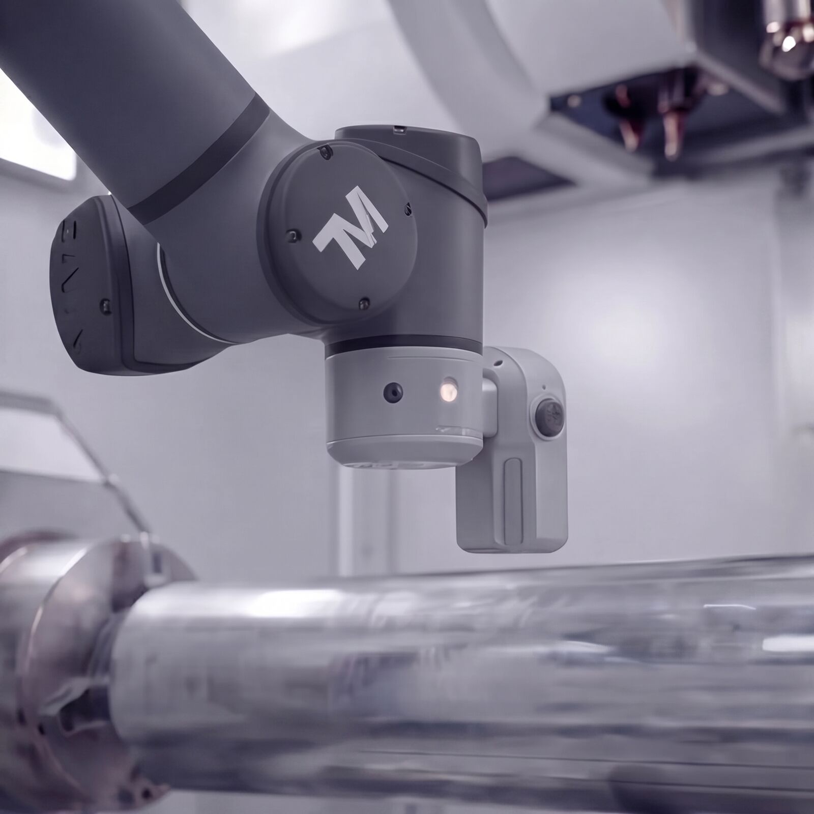 Cobot Maschinen­beschickung Schwamborn Systeme      